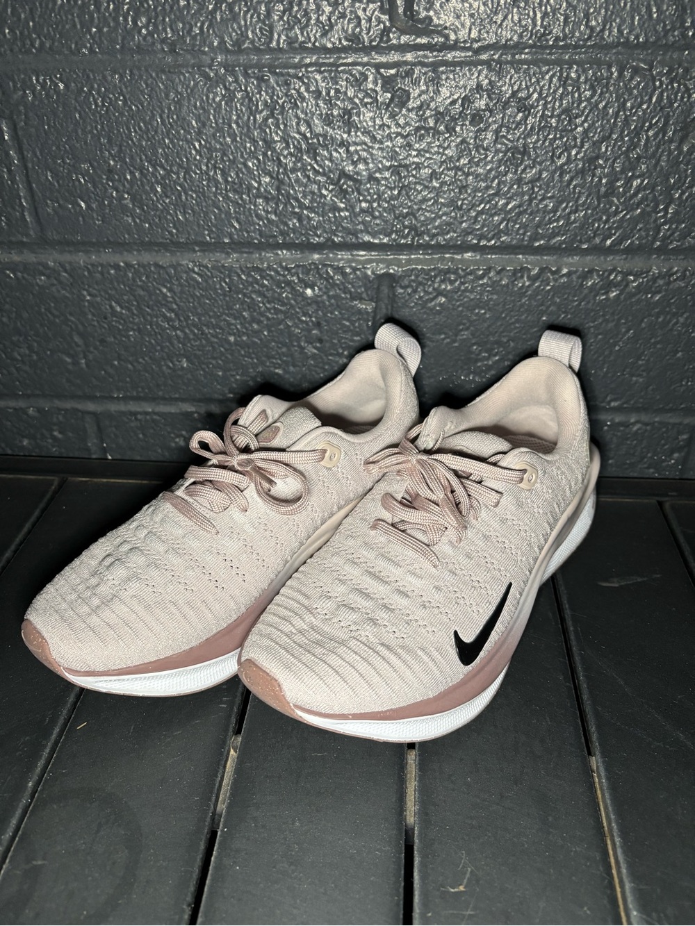 Nike Women’s lReactX Infinity Run 4 Athletic Sneakers Size 6.5